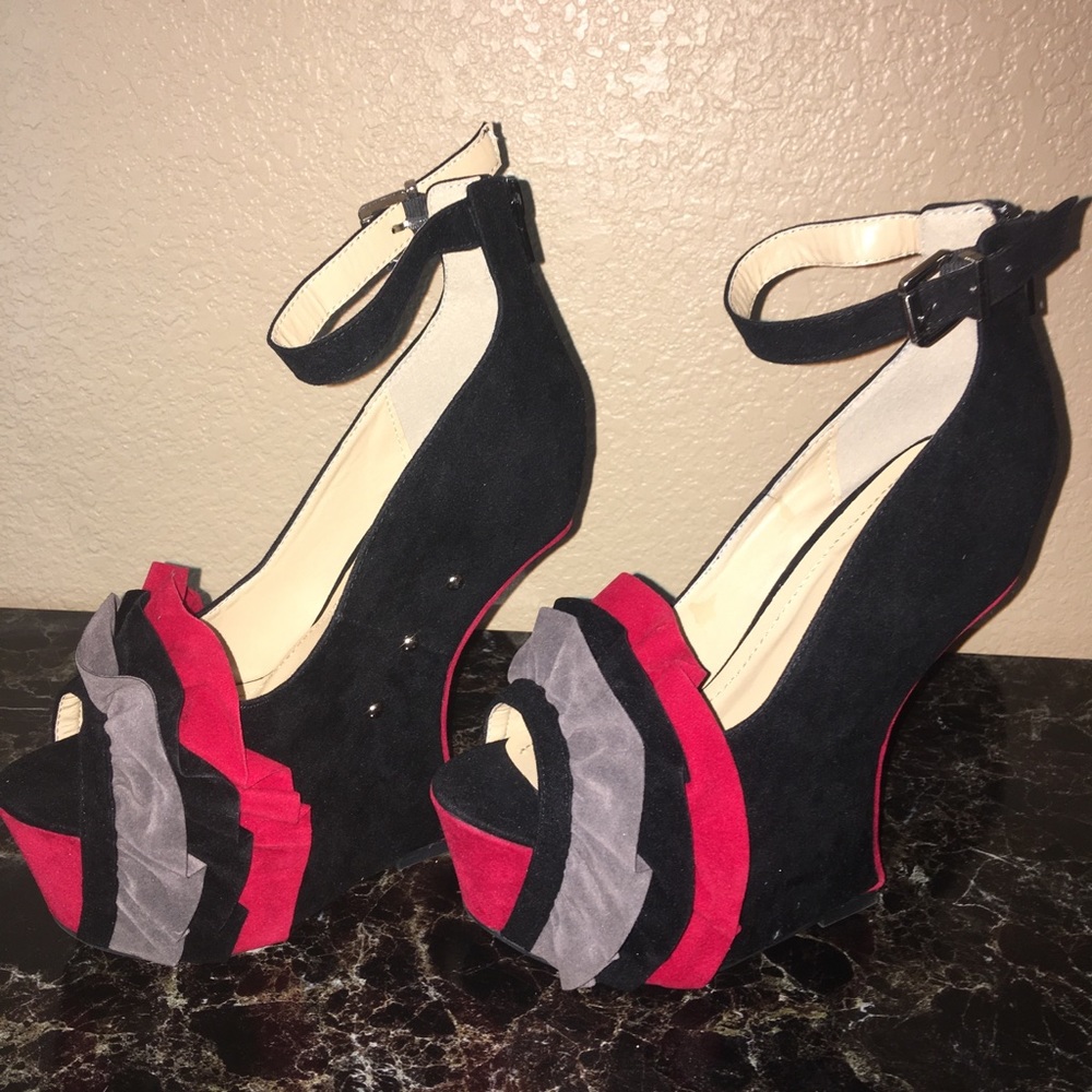 Brand new pair of heels